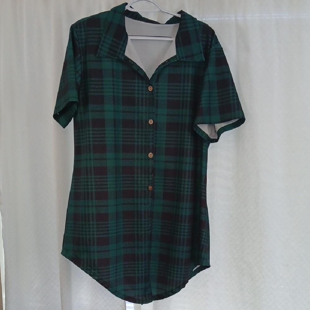 Green Plaid Button-Down Shirt - Women's Short Sleeve